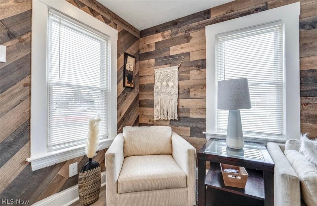 4924 Pearl Rd - Photo 5 of 8