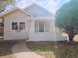featured image of 312 S Avenue B #1