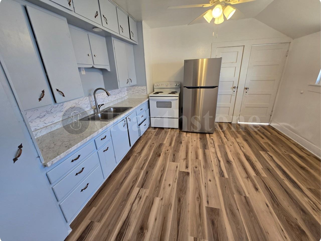 312 S Avenue B #1 - Photo 7 of 30