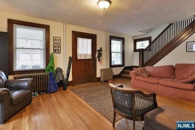 71 Everett St - Photo 4 of 12