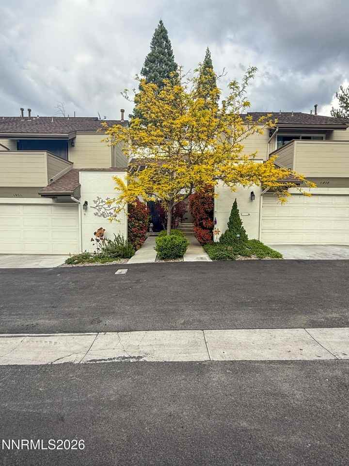 4011 Bluegrass Ct - Photo 2 of 42