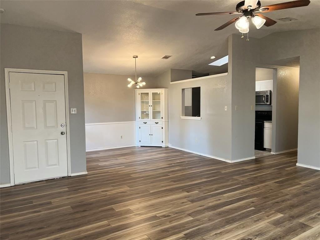 759 Meadowcreek Ct - Photo 3 of 40