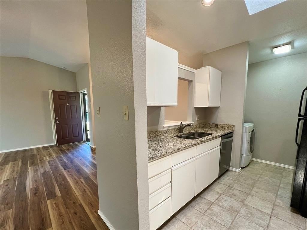 759 Meadowcreek Ct - Photo 4 of 40