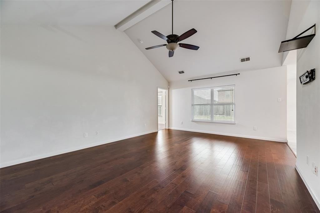 149 Lamont Rd - Photo 5 of 22