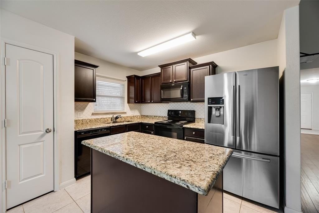 149 Lamont Rd - Photo 7 of 22