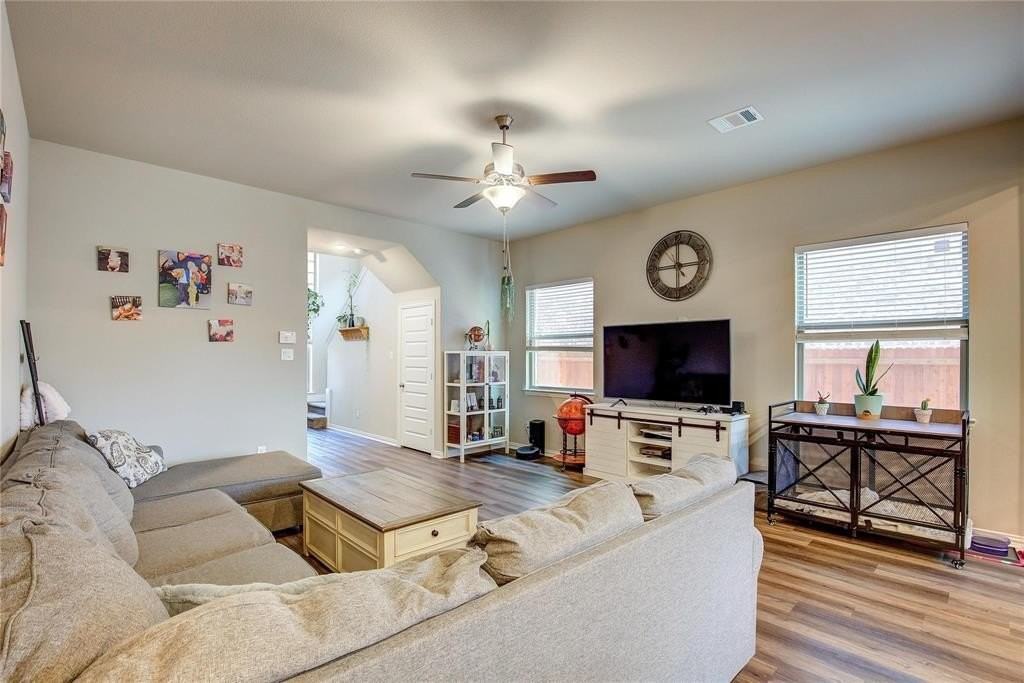 3916 Ford Dr - Photo 4 of 25