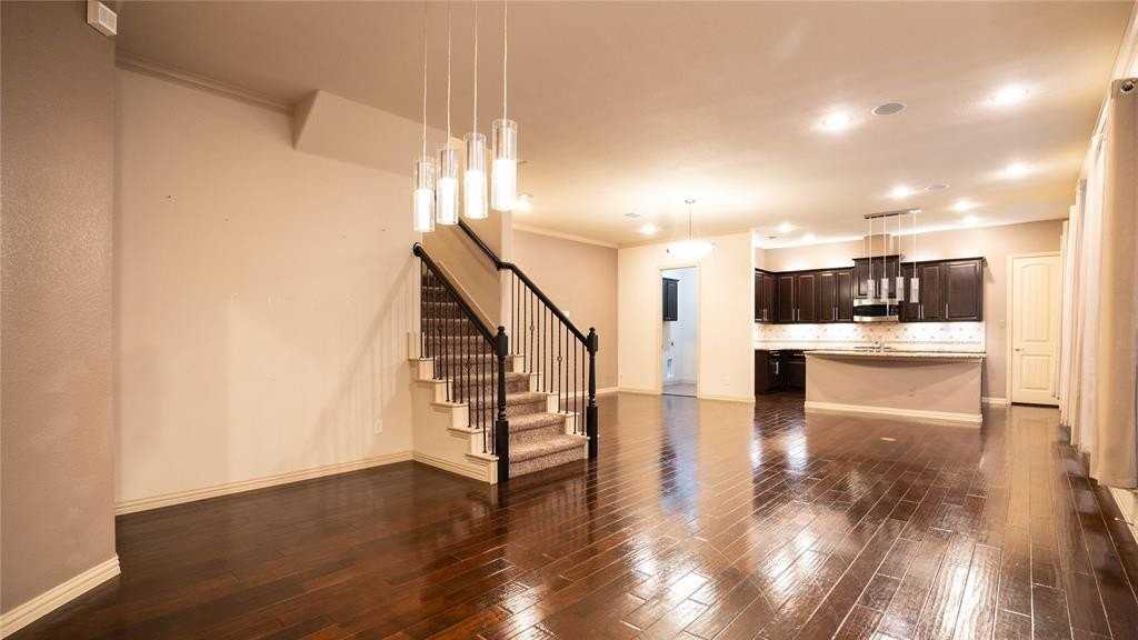 185 Carrington Ln - Photo 6 of 19