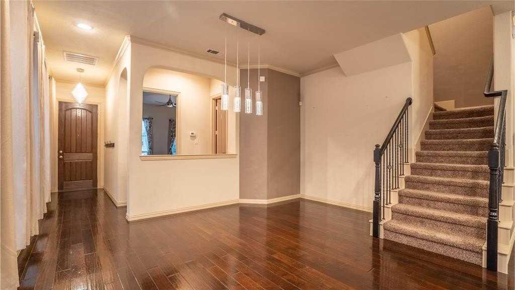 185 Carrington Ln - Photo 7 of 19