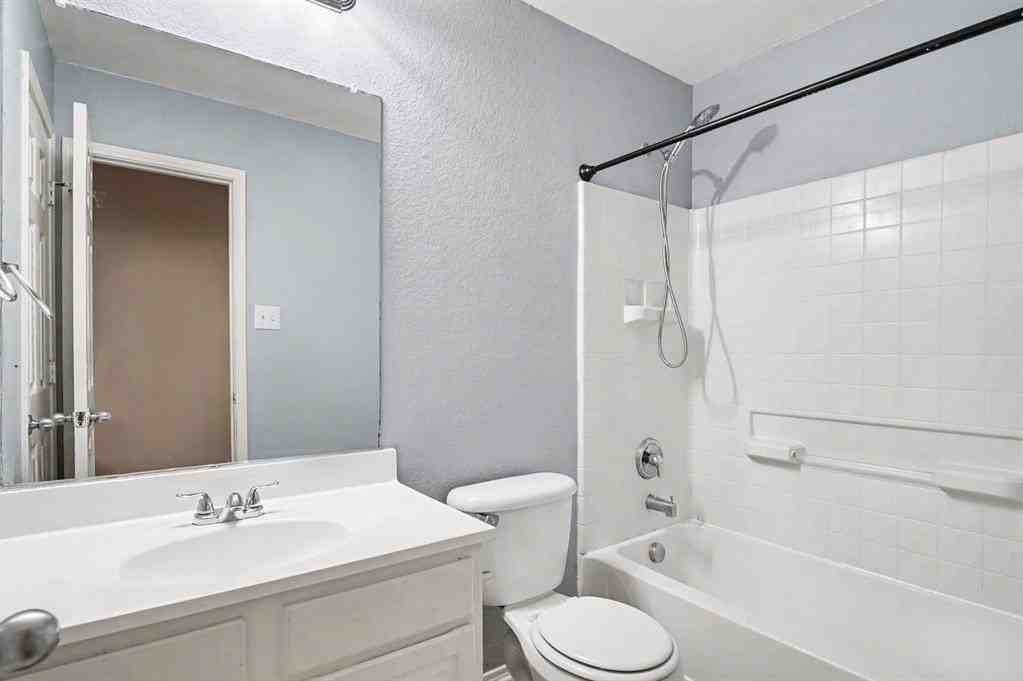 633 Horn St - Photo 6 of 29