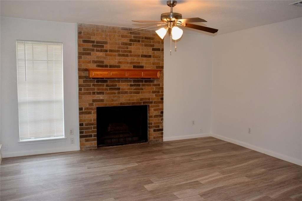 1233 Fairhaven Dr - Photo 2 of 7