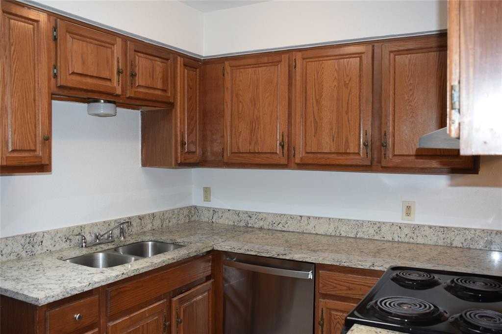 1233 Fairhaven Dr - Photo 4 of 7