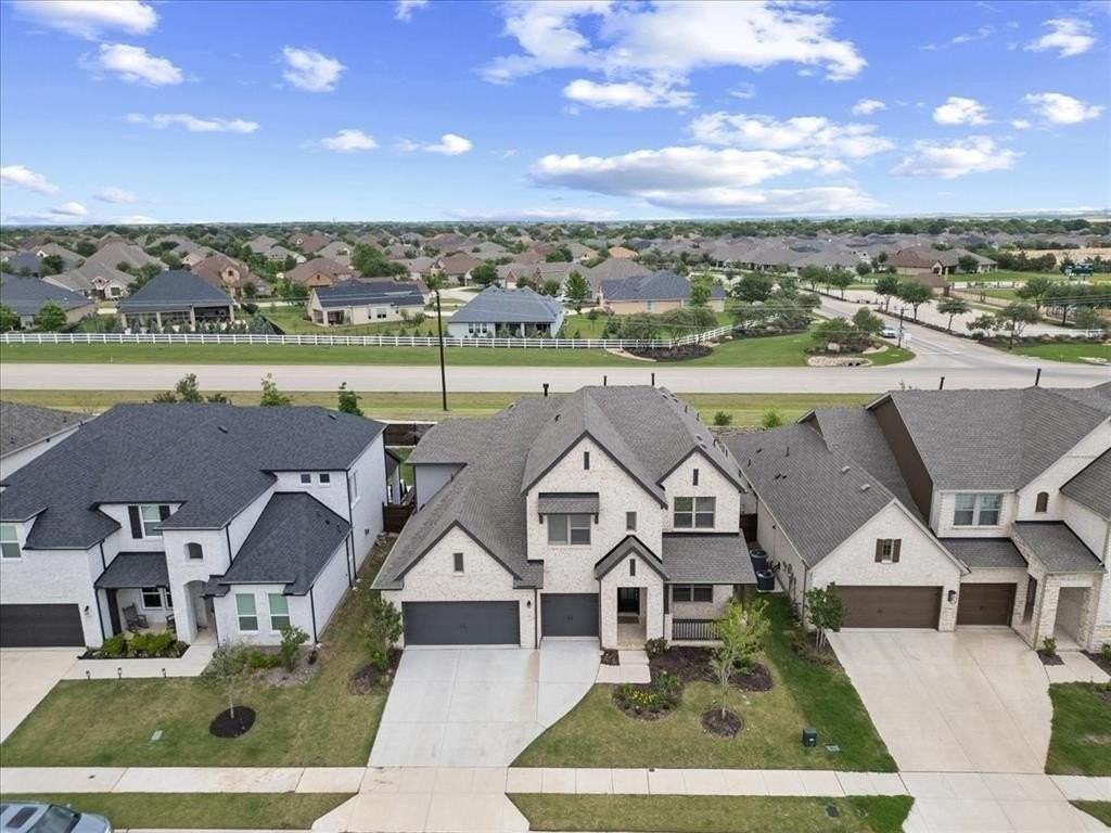 1328 Huckleberry St - Photo 3 of 39