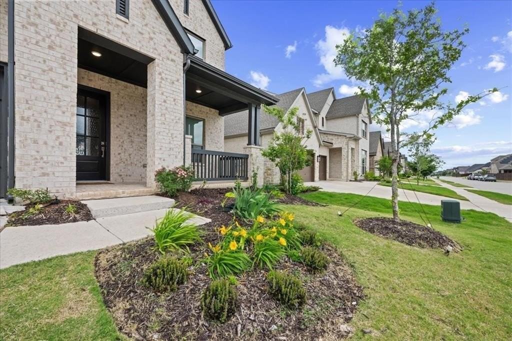 1328 Huckleberry St - Photo 5 of 39