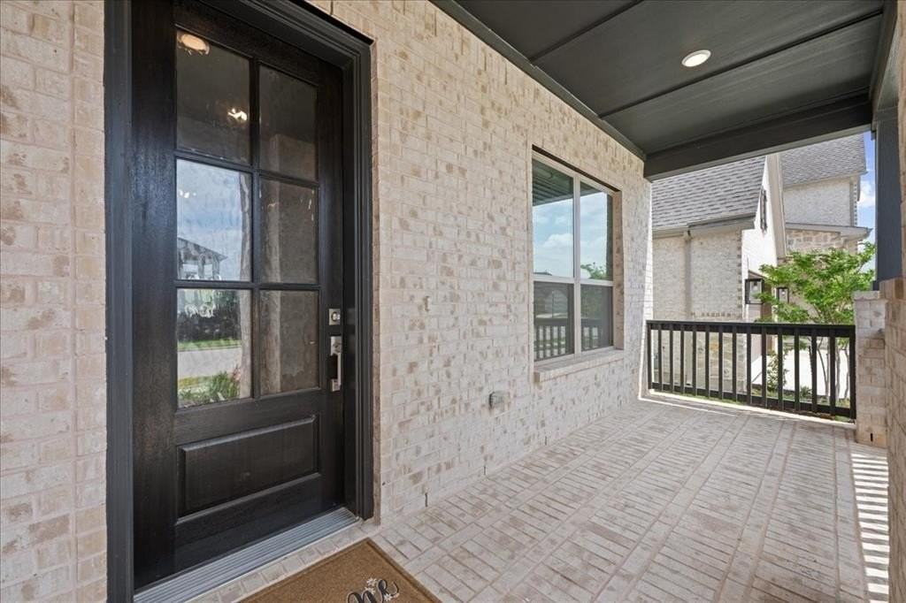 1328 Huckleberry St - Photo 6 of 39