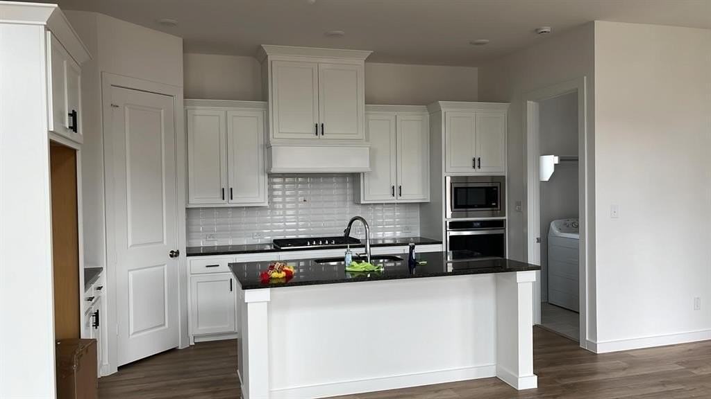 728 Kendall Ln - Photo 6 of 30