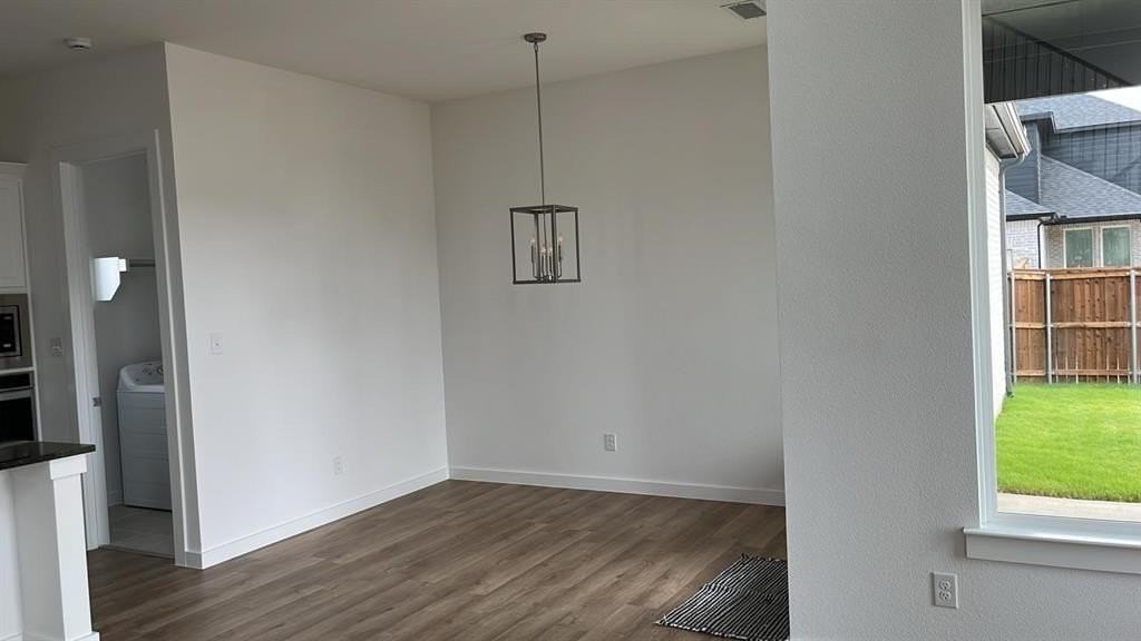 728 Kendall Ln - Photo 7 of 30