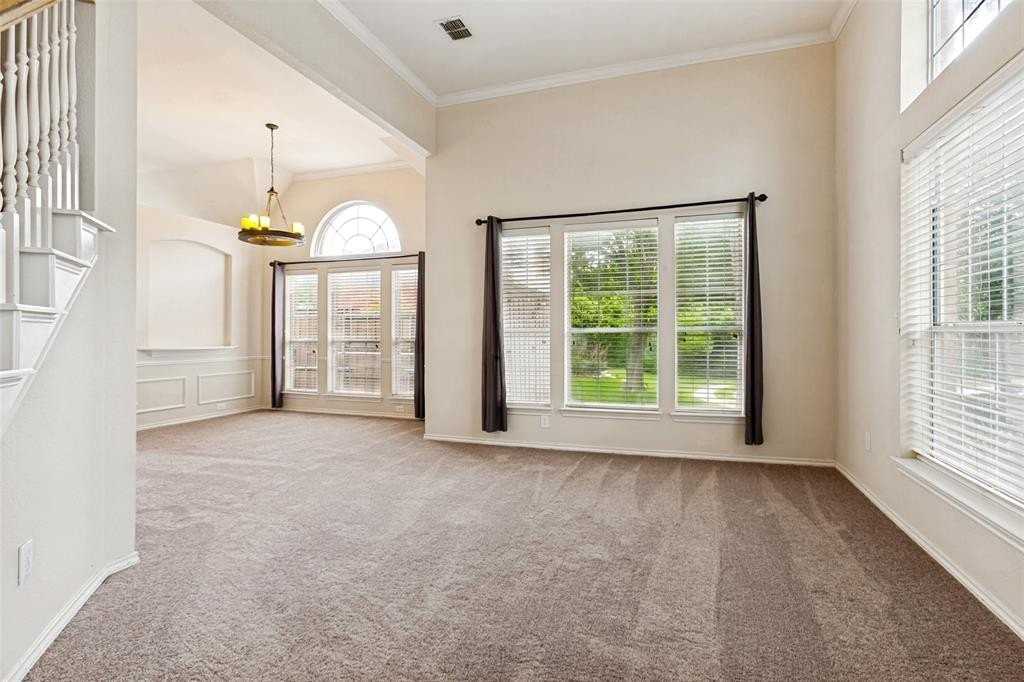 1004 Glendale Ct - Photo 3 of 25