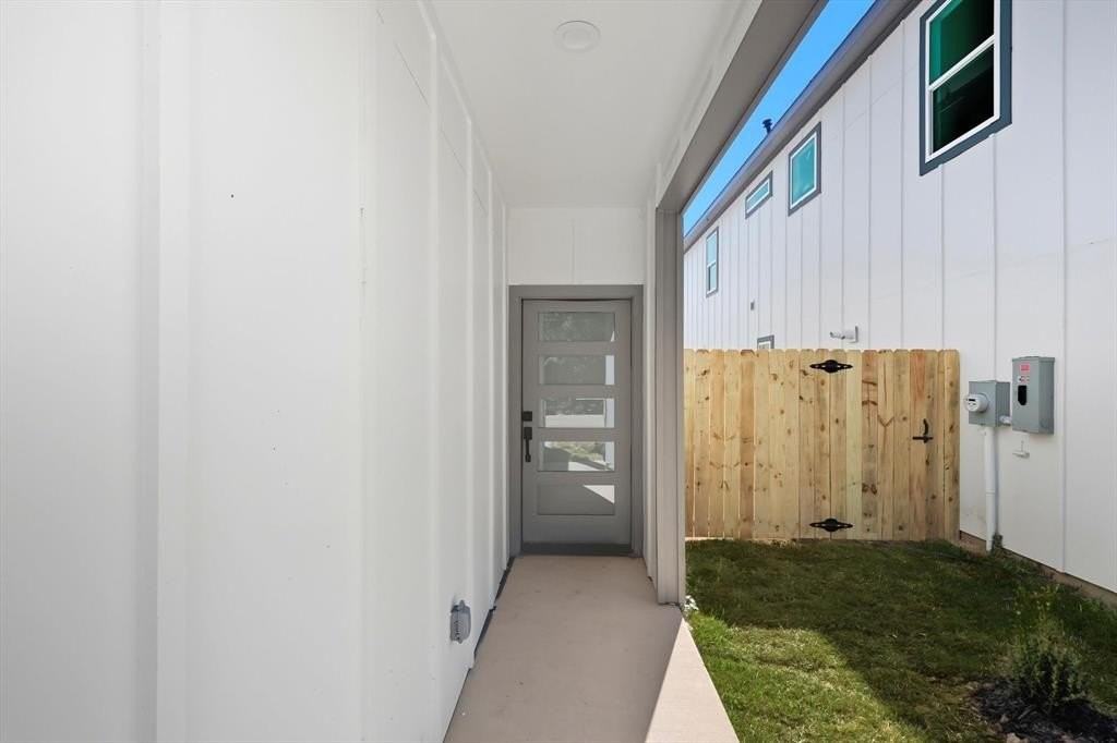 2532 Lowery St - Photo 2 of 17