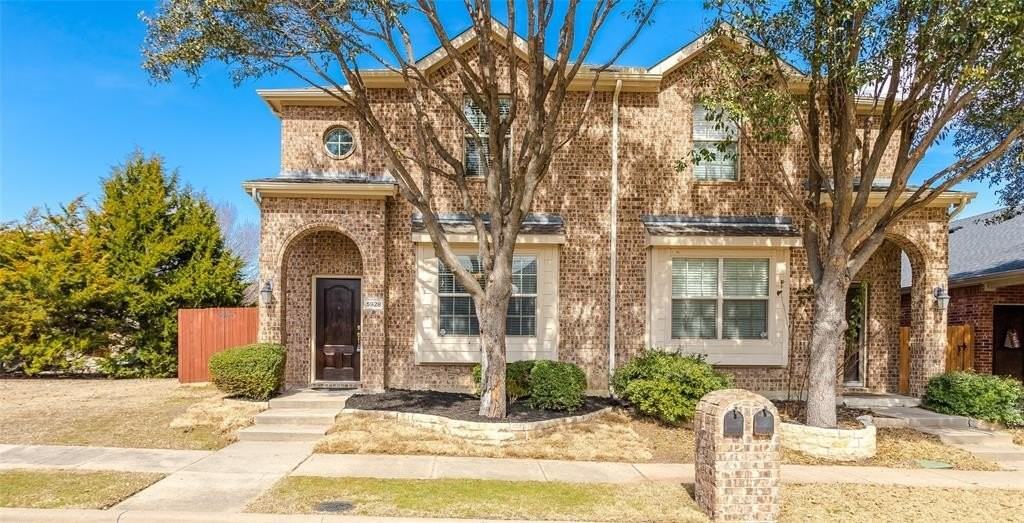 5928 Round Up Ln - Photo 2 of 35