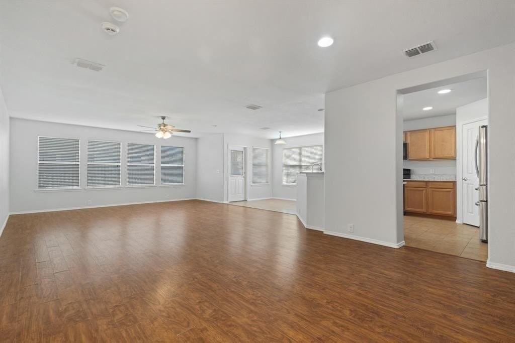 10400 Nettie St - Photo 5 of 23