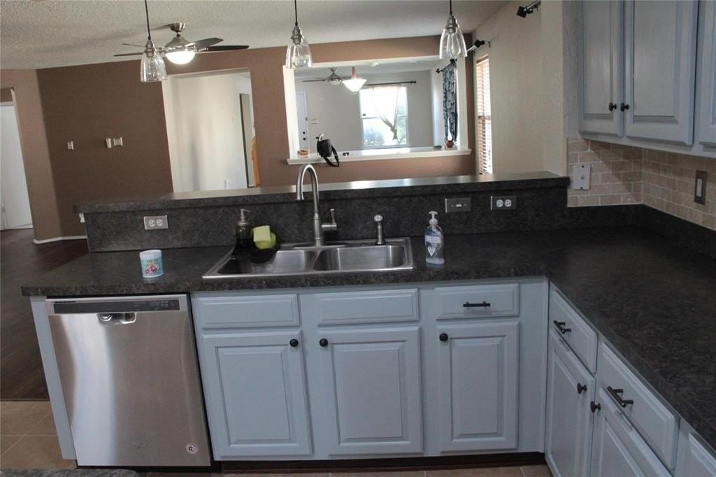 2059 La Salle Trl - Photo 7 of 24