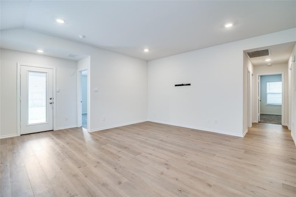 3032 Zinnia St - Photo 2 of 25