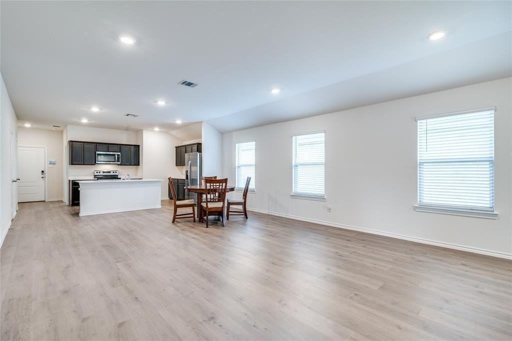 3032 Zinnia St - Photo 5 of 25