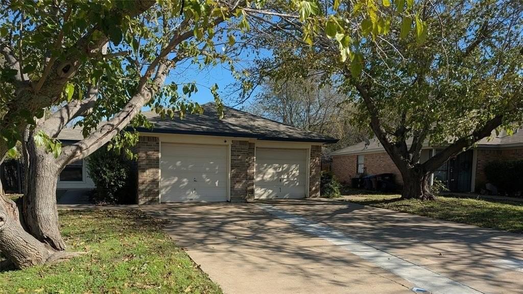 6709 Ridgecrest Ct - Photo 2 of 16
