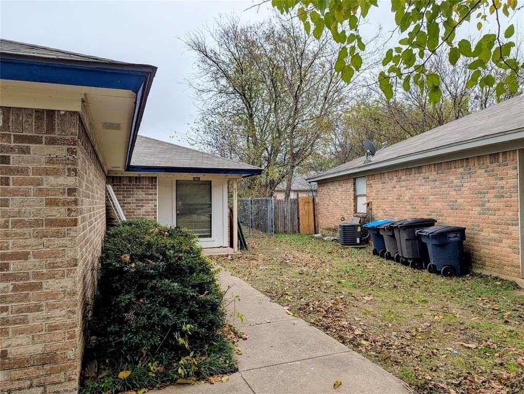 6709 Ridgecrest Ct - Photo 3 of 16