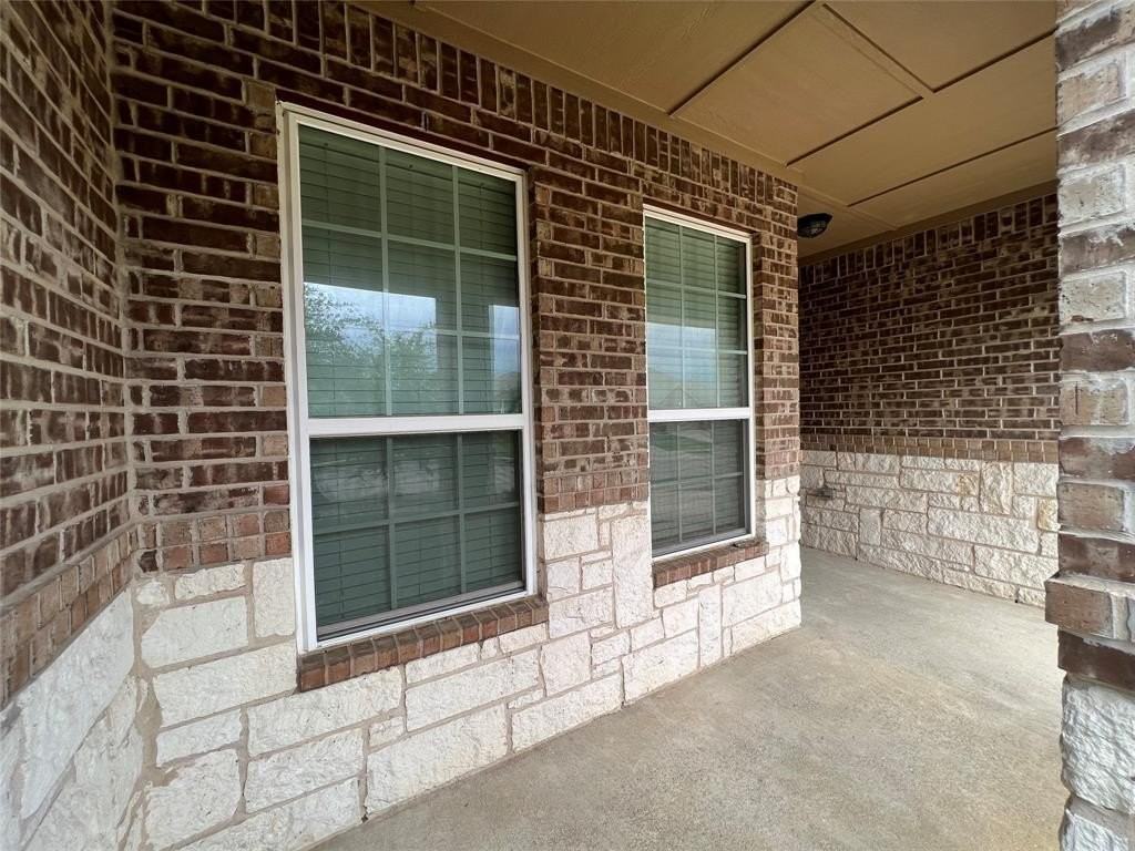 2421 Fall Leaf Ct - Photo 4 of 40