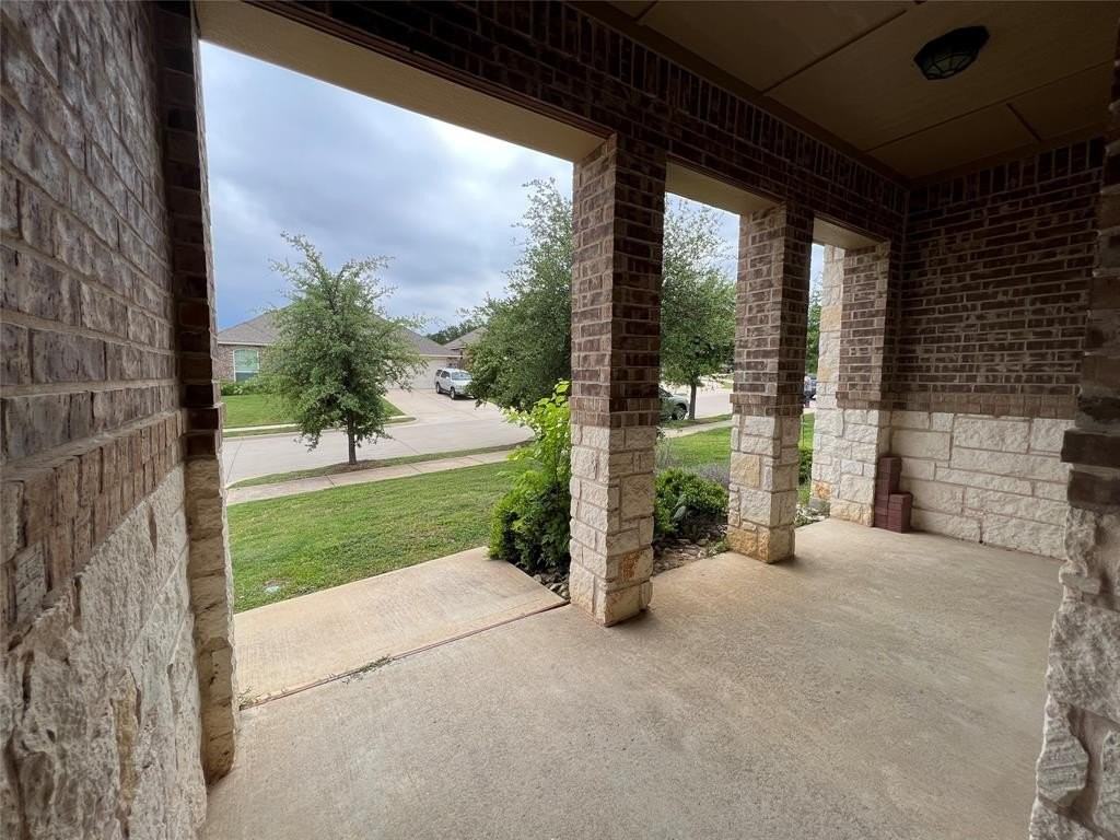 2421 Fall Leaf Ct - Photo 5 of 40