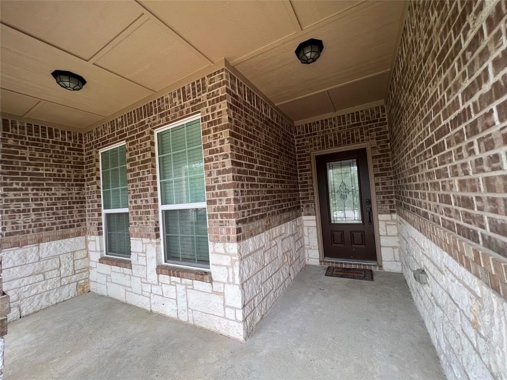 2421 Fall Leaf Ct - Photo 7 of 40