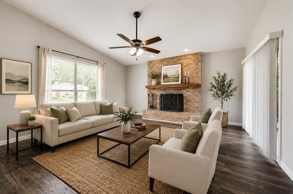 5305 Meadowside Dr - Photo 3 of 12