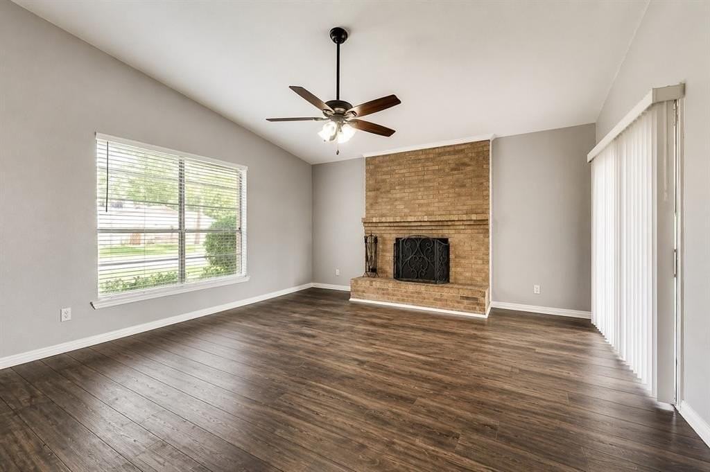 5305 Meadowside Dr - Photo 4 of 12