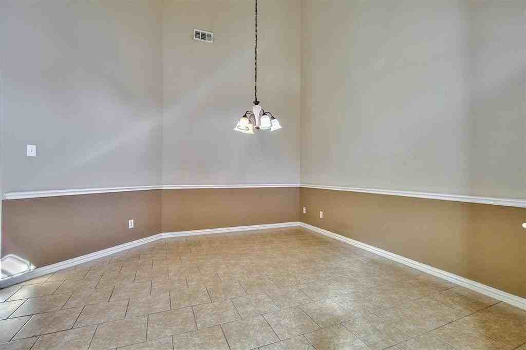 2717 Tangerine Ln - Photo 6 of 36