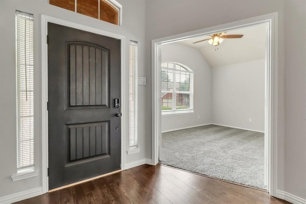 5864 Shetland Cir - Photo 4 of 25