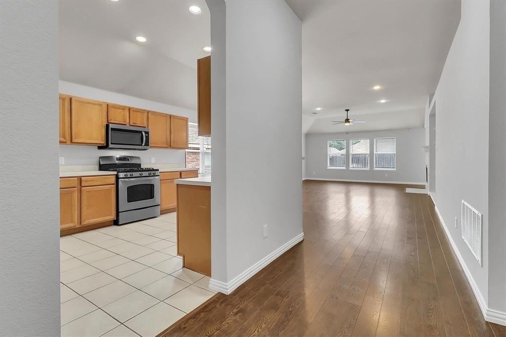 5864 Shetland Cir - Photo 7 of 25