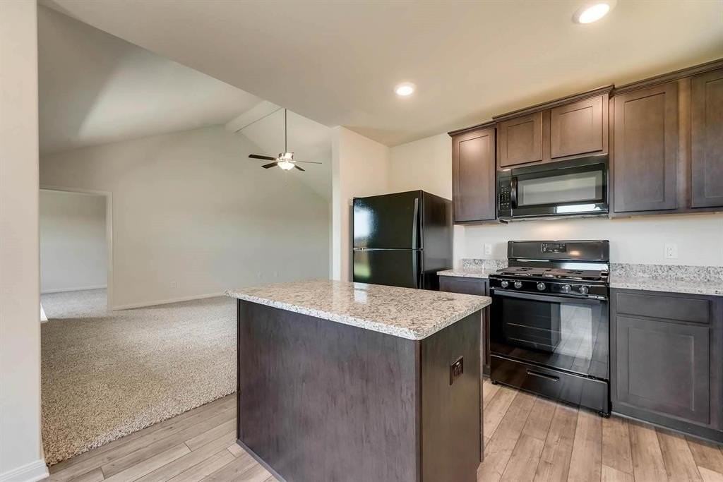 3039 Boran Dr - Photo 6 of 17