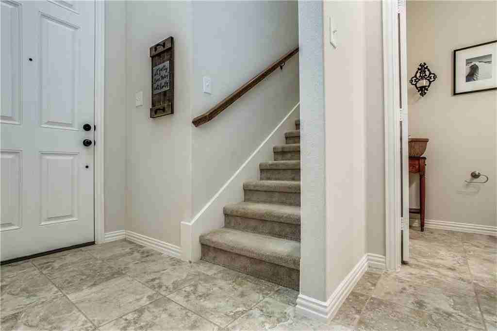 929 Jamesville Ln - Photo 4 of 25