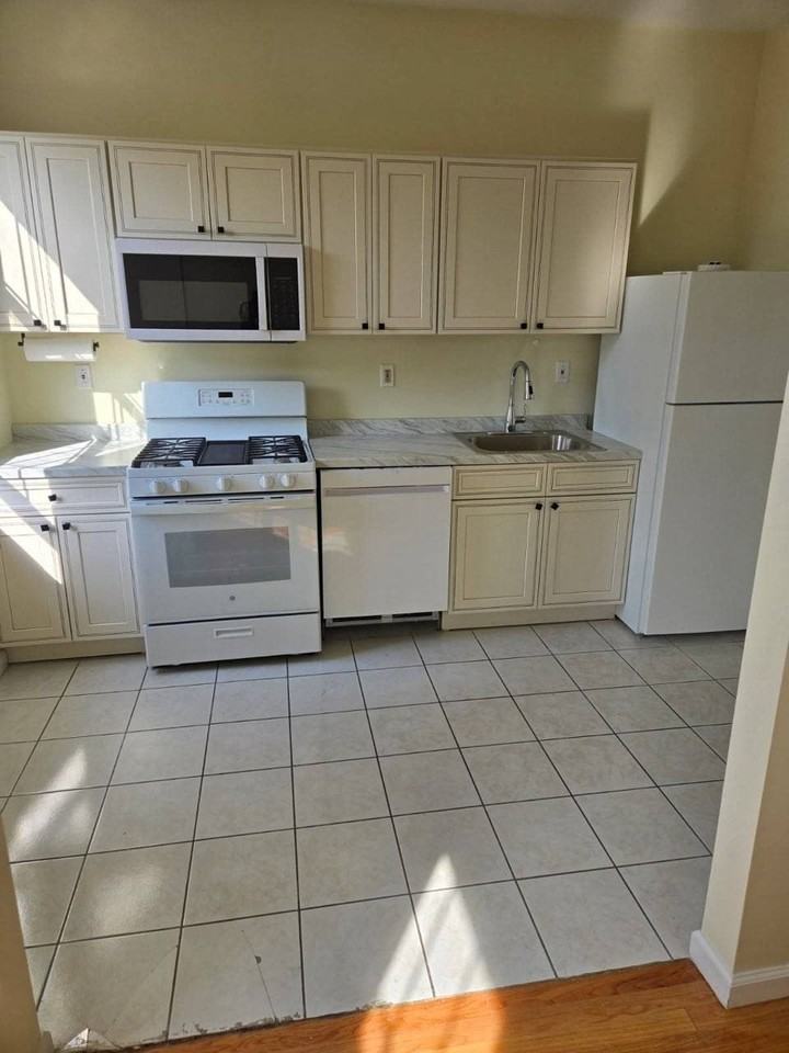 121 Weirfield St #3 - Photo 3 of 11