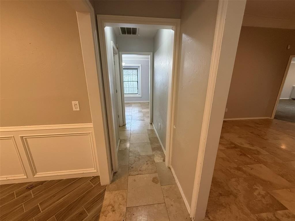 8521 Nw 121st St - Photo 5 of 32