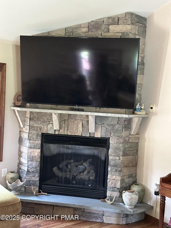 2748 Locust Ridge Rd - Photo 7 of 17