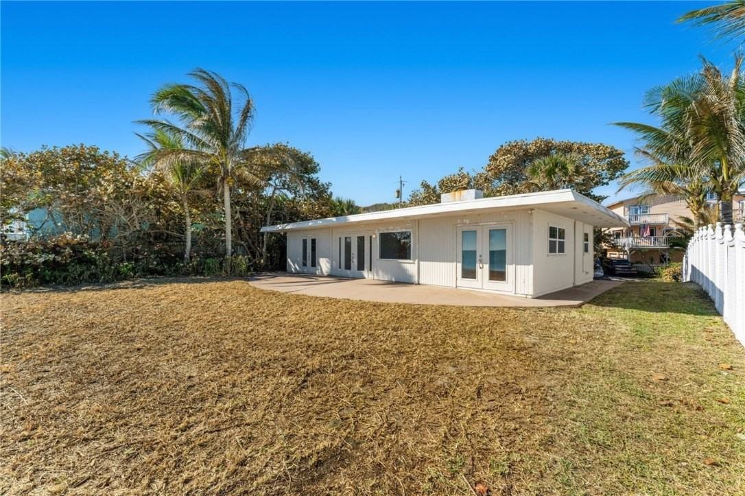 9556 Doubloon Dr - Photo 5 of 34