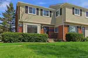 featured image of 1111 Holland St