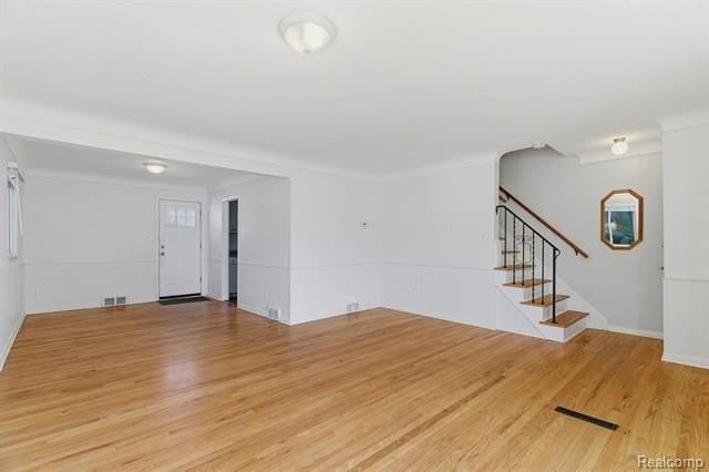 1111 Holland St - Photo 3 of 27
