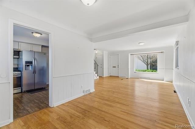 1111 Holland St - Photo 4 of 27