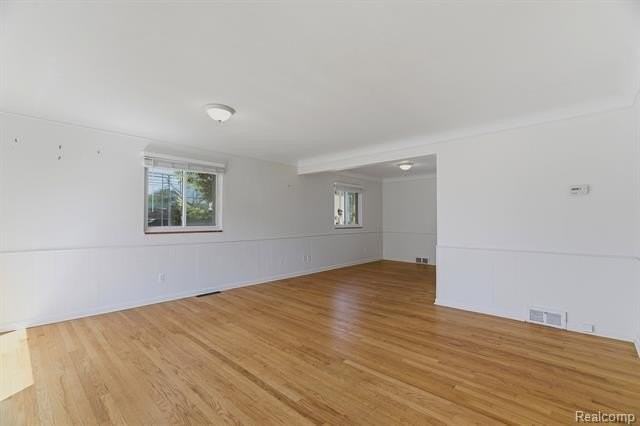 1111 Holland St - Photo 5 of 27