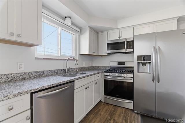 1111 Holland St - Photo 6 of 27