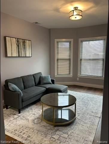 2710 Wreford St - Photo 4 of 18