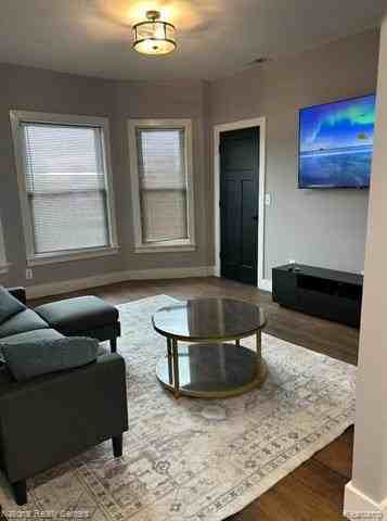 2710 Wreford St - Photo 5 of 18